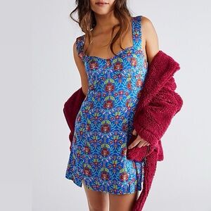 Free People Sasha floral mini dress. 💙